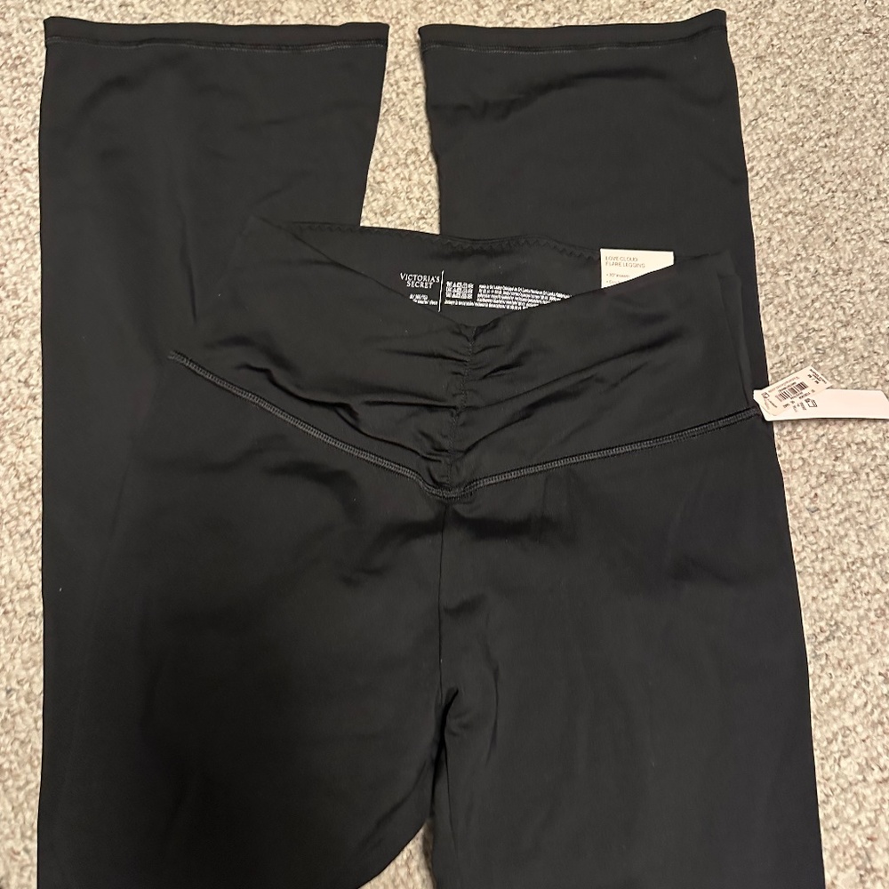 Victoria’s Secret SPORT🩷Love Cloud Ruched Flare - Picture 3 of 5